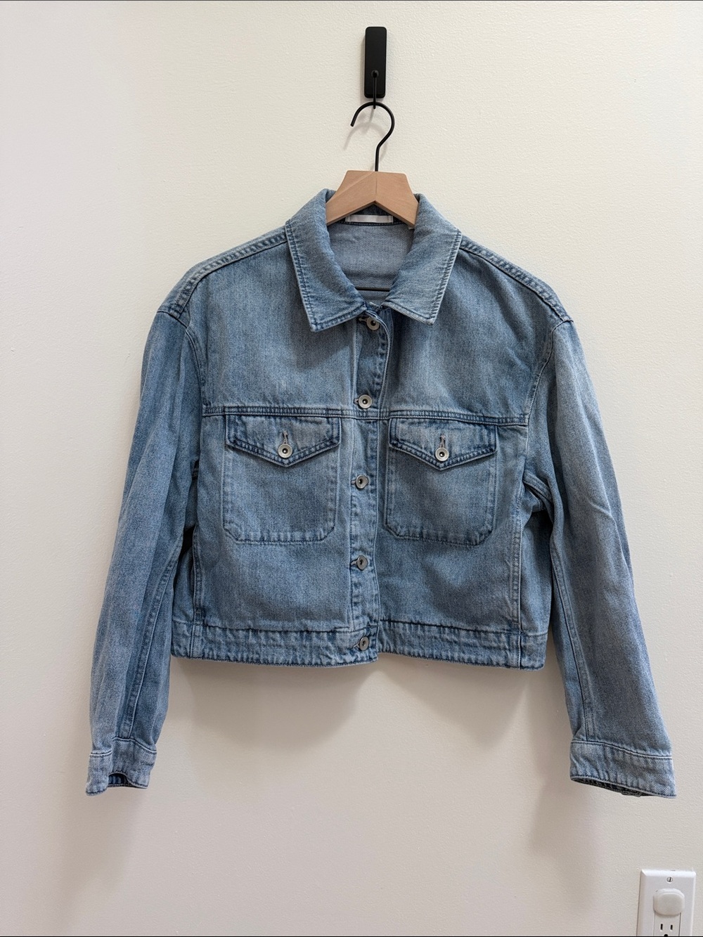 Uniqlo Classic Light Blue Denim Jacket - Women's